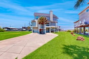 The Beach Escape - Beachfront Home, Sleeps 16