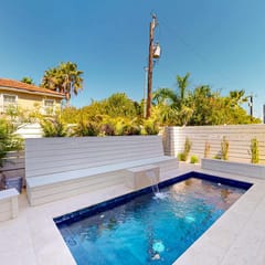 Wabi Sabi Home - Pool & Bay Views, Steps to Sand