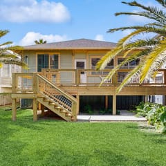 Greener Grasses - Pool Table, Deck & Dog-Friendly