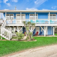 Seaside Cottage - Bayfront, Dock & Dog-Friendly