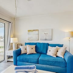 The Victorian Condos - Beach Waves