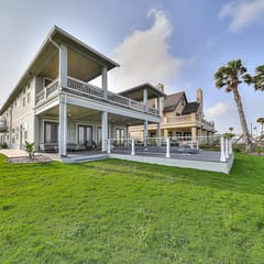 Inkies Retreat - Waterfront Home with Swim Spa