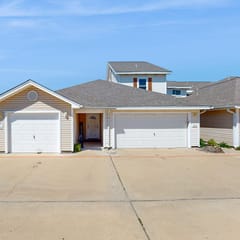 Palm Bay 206 - Pool, Garage & Dog-Friendly