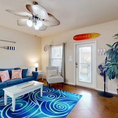 Palm Bay 304 - Lagoon Pool & Private Patio