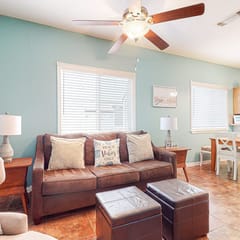 Leeward Isles - Lyla's Beach Getaway