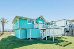 Las Palmas Retreat - Gulf Views & Community Pool - Image 2