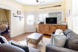 Castaway Cottage - Big Backyard & Dog-Friendly - Image 5