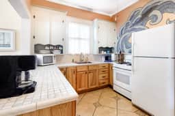 Castaway Cottage - Big Backyard & Dog-Friendly - Image 3