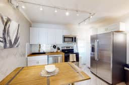 The Waves: unit A - Beach Duplex, Full Kitchen - Image 5