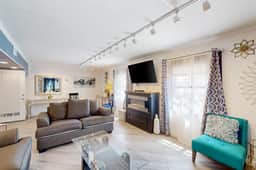 The Waves: unit A - Beach Duplex, Full Kitchen - Image 2