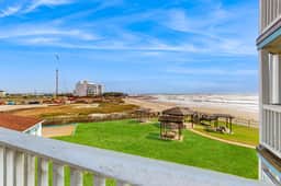 Seascape Gem - Ocean-View Balcony, Pool & Hot Tub - Image 3
