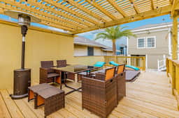 Ocean Waves - Hot Tub, Fenced Yard & Dogs OK - Image 5
