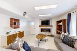 The Waves: unit B - Modern, Close to the Beach - Image 2