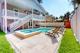 Carolyn's Beach House unit B - Image 3