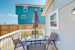 Out of the Blue - Fire Pit & Patio Near the Beach - Image 2
