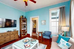 Galveston Getaway - Historic Home Near the Beach - Image 5