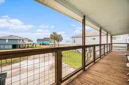 Seaside Cottage - Bayfront, Dock & Dog-Friendly - Image 3