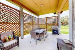 Captain's Quarters - Walk to the Beach, Patio - Image 3