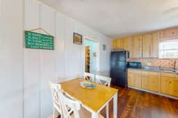 Captain's Quarters - Walk to the Beach, Patio - Image 5