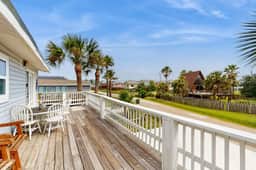 The Anchor Inn - Big Balcony, Steps to the Beach - Image 2