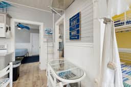 Cowabungalow - Cozy Bungalow Near the Beach - Image 5