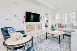 The Blue Pelican - Bay Views, 3 Decks & Elevator - Image 4