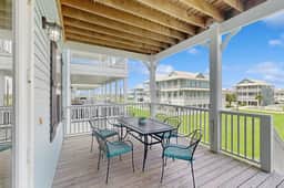 The Conch Casa - Steps to the Beach, Sleeps 9 - Image 2