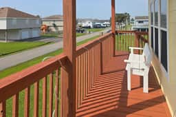 The Yellow Pelican - Bay Views, Steps to the Sand - Image 3