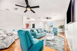 Redicare Resort - Upstairs - Image 5