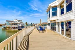 Mon Repose - Bayfront Home with Big Deck - Image 3