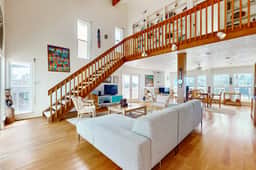 Mon Repose - Bayfront Home with Big Deck - Image 2