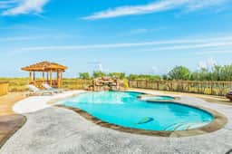 Bayside Paradise - Private Pool & Bay Views - Image 4