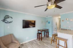 Seawall Getaway - Pool, Balcony, Walk to Beach - Image 3