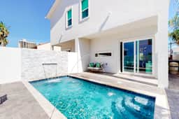 Dolphin Beach House - Private Pool & Fenced Yard - Image 3