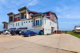 Padre Villa 104 - Gulf & Lake Views, Sleeps 14 - Image 4