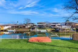 The Bluff Breeze - Canal-Front with Large Yard - Image 2
