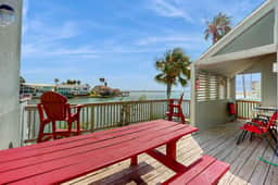 Puente Vista 133 - Bay-View Deck & Shared Pool - Image 3