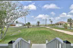Relaxed Beachin - Rooftop Deck & Bay Views - Image 5