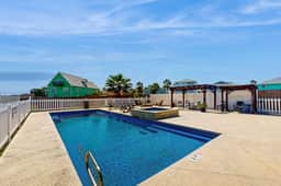 Shoreline Retreat - Pool & Hot Tub, Walk to Beach - Image 3
