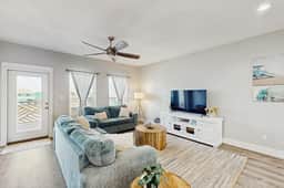 Shoreline Retreat - Pool & Hot Tub, Walk to Beach - Image 5