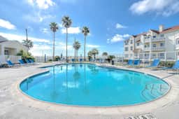 Island Getaway - Pool, Hot Tub & Sauna Near Beach - Image 3