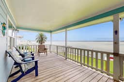 Salt Lake Lodge - Bayfront, Big Decks & Yard - Image 4
