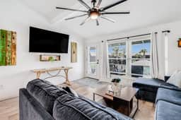 Nassau #402 - Bay Views, Pool & Balcony - Image 4