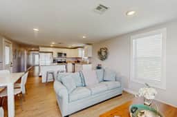 Flip Flop Cottage - Steps to Beach, Dog-Friendly - Image 4