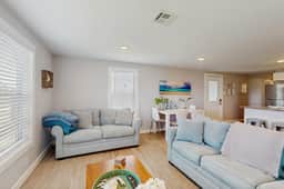 Flip Flop Cottage - Steps to Beach, Dog-Friendly - Image 5