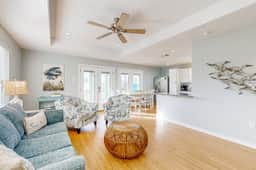 Heron's Hideaway - Screened Porch, Walk to Bay - Image 3