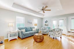 Heron's Hideaway - Screened Porch, Walk to Bay - Image 4