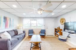 Unit 32, Island Retreat Resort - Image 3