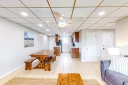 Unit 32, Island Retreat Resort - Image 5