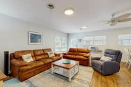 Little Bay Cottage - Fire Pit, Kid & Dog-Friendly - Image 3